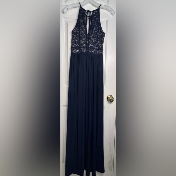 Formal Dress - Picture 5 of 6